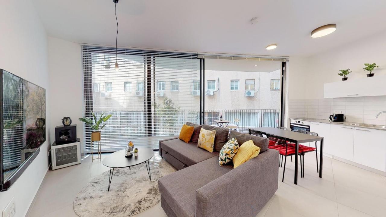 Comfortable Apartment With Balcony By Holyguest Tel Awiw Zewnętrze zdjęcie